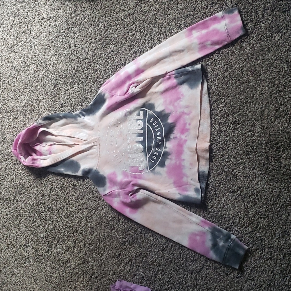 Justice Active Top in a size 6/7.
